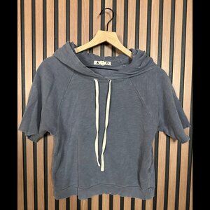 AMO Sweater XS Womens Gray Short Sleeve Hoodie Pullover Fleece Drawstring Crop